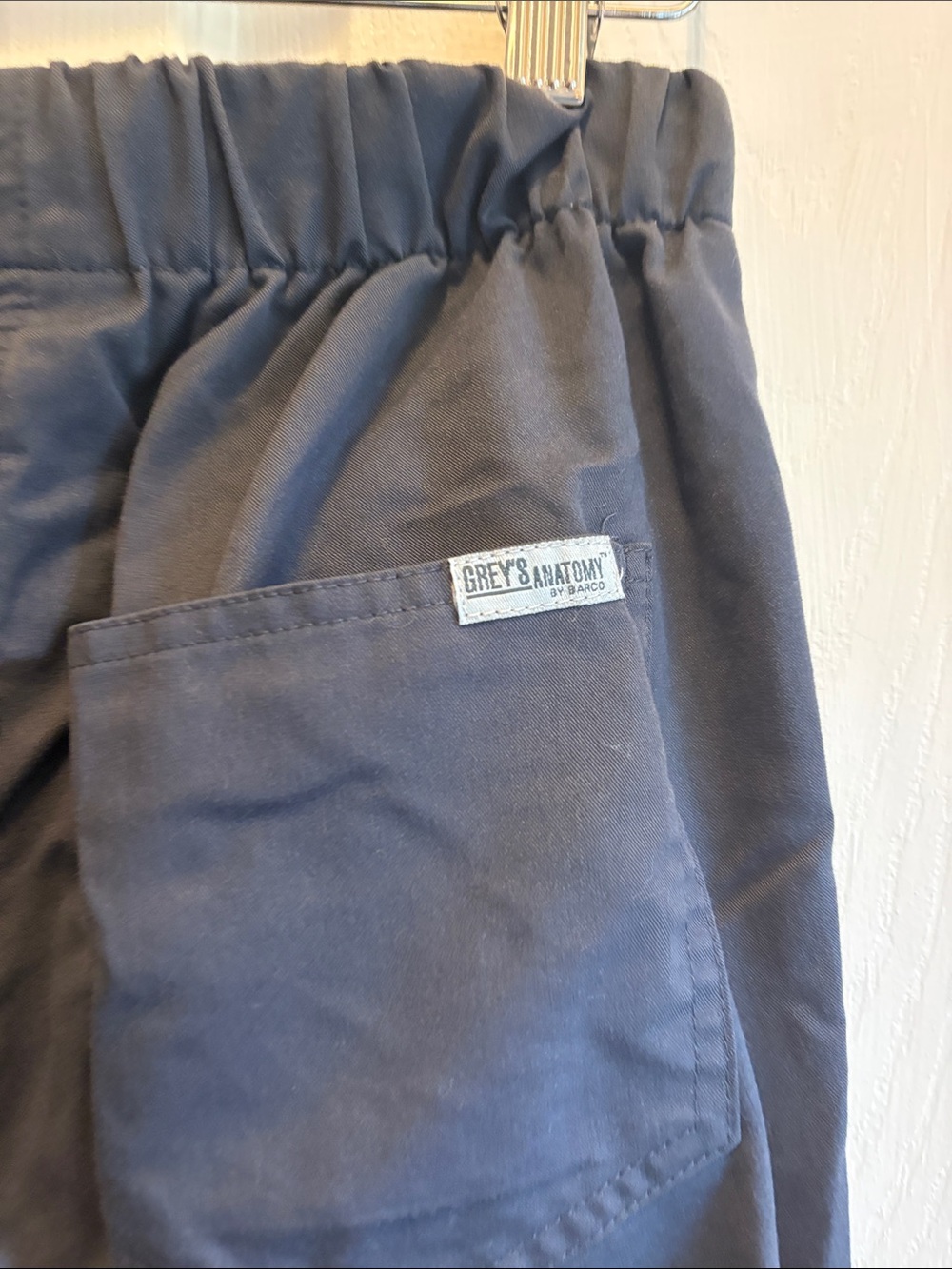 Grey’s Anatomy Grey Wide-Leg Pull-On scrub Pants - Picture 7 of 14